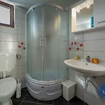 Pemita Apartment *
