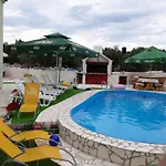 Pemita Apartment