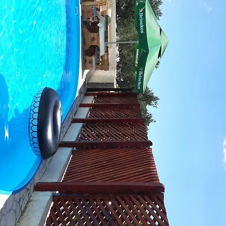 דירה Pemita